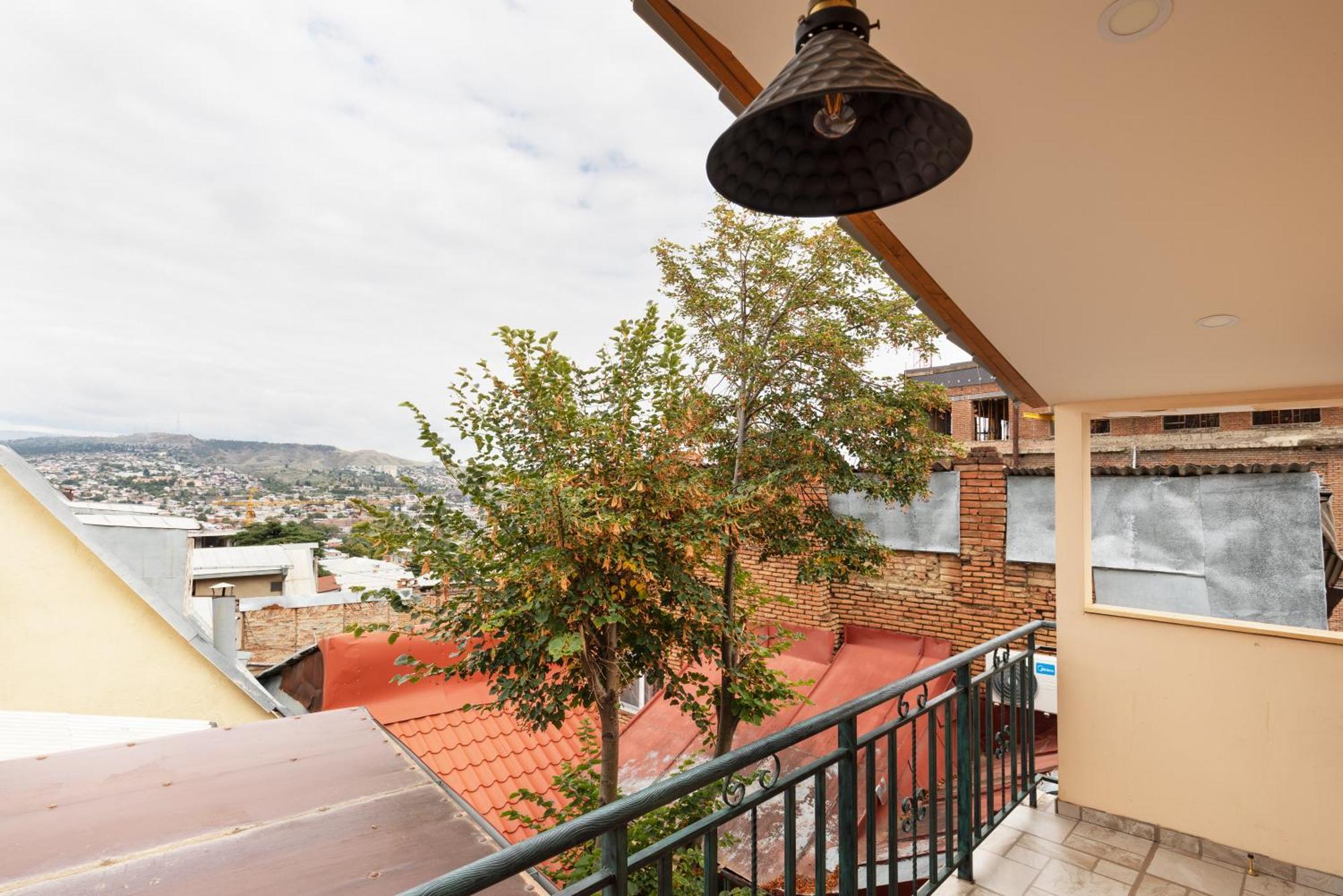 Apartments With Wine Cellar In Old تبليسي المظهر الخارجي الصورة