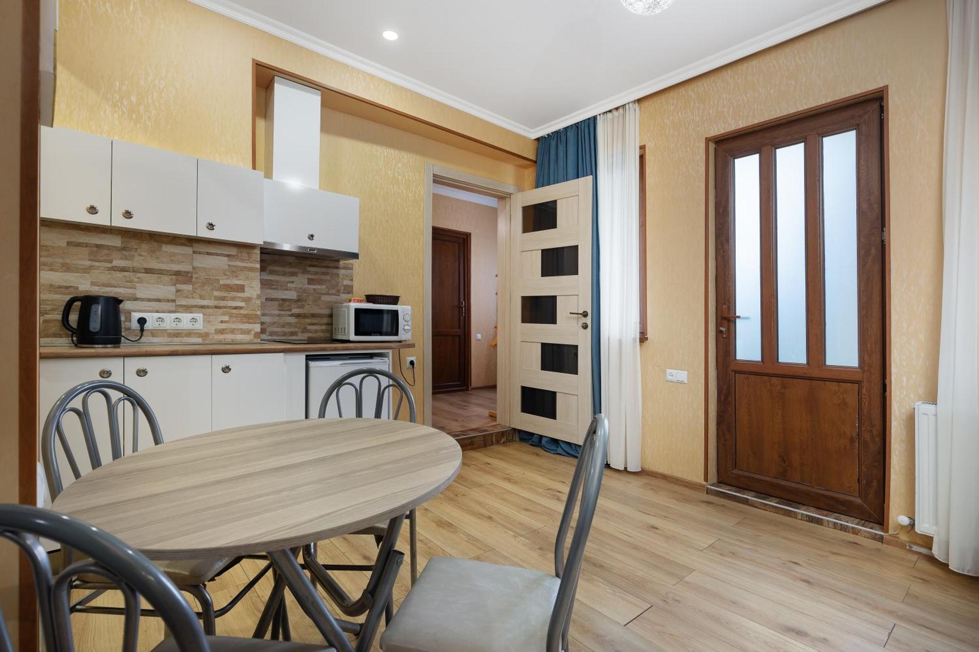 Apartments With Wine Cellar In Old تبليسي المظهر الخارجي الصورة