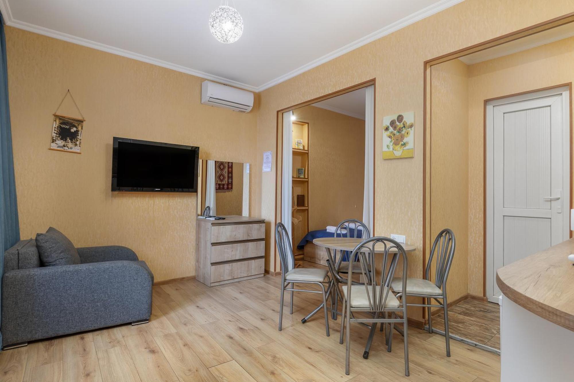 Apartments With Wine Cellar In Old تبليسي المظهر الخارجي الصورة