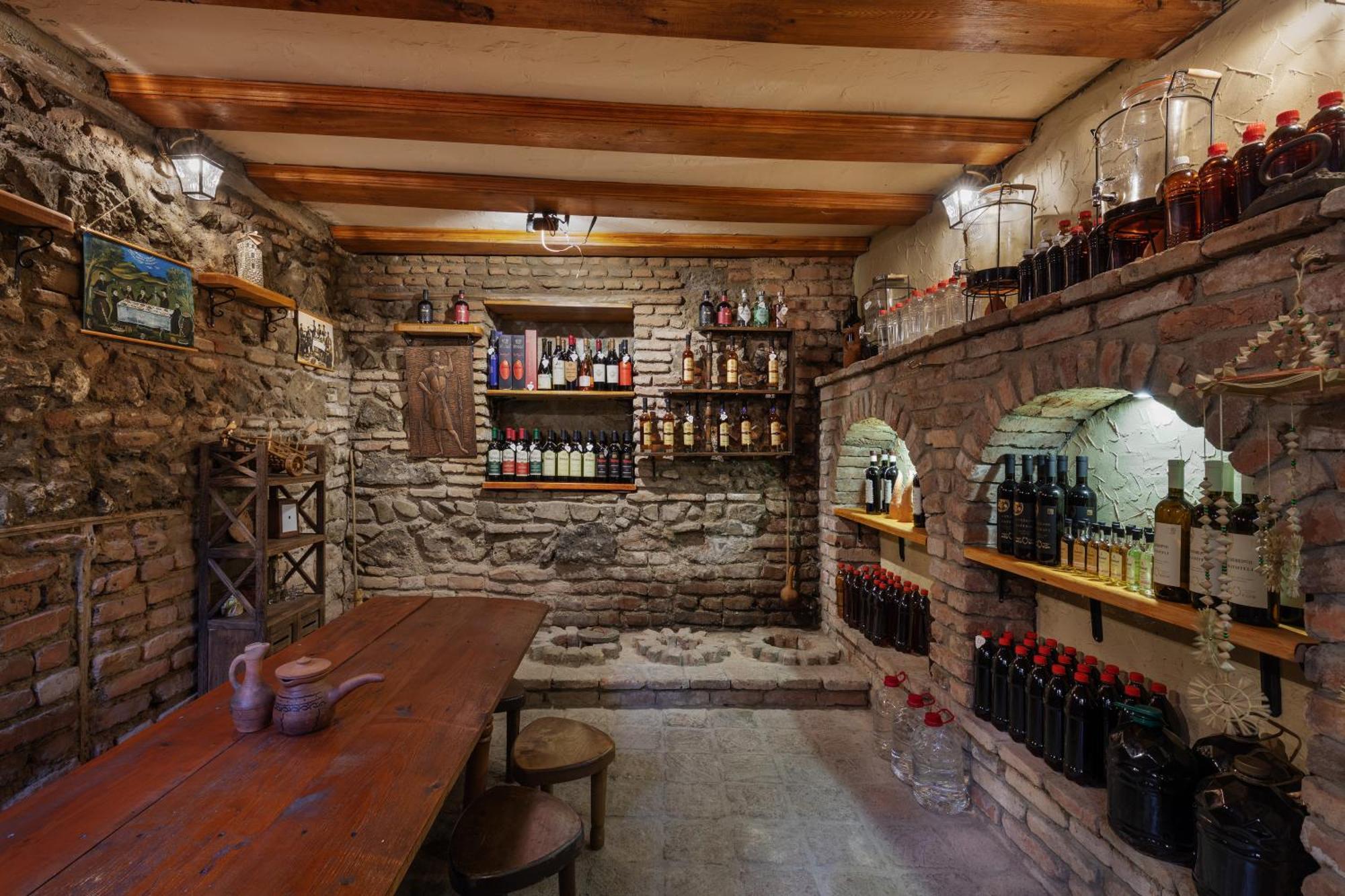 Apartments With Wine Cellar In Old تبليسي المظهر الخارجي الصورة