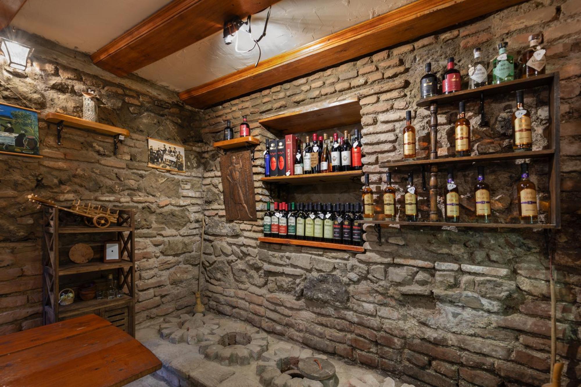 Apartments With Wine Cellar In Old تبليسي المظهر الخارجي الصورة